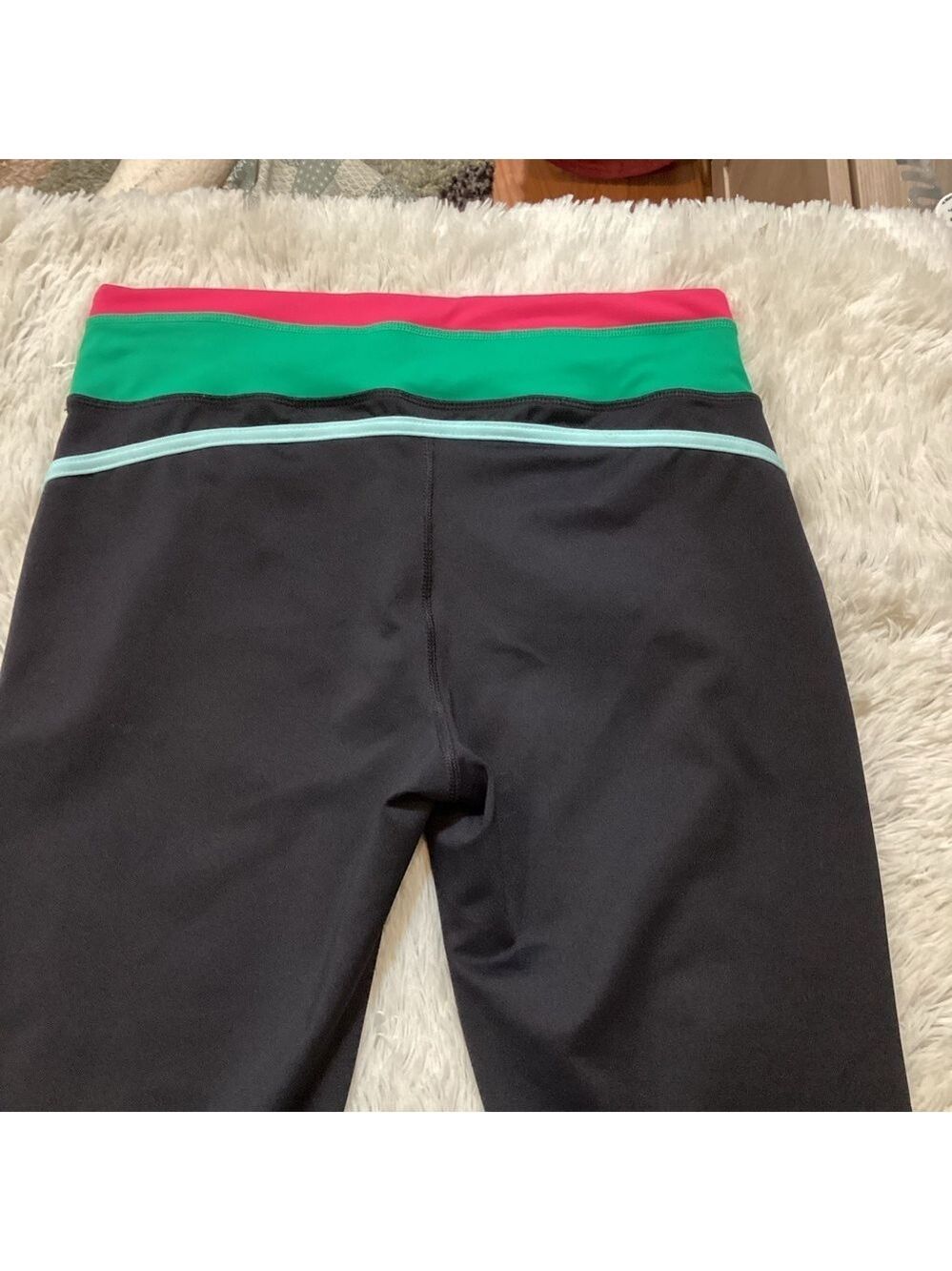 Fila Sport Women’s Medium color block yoga capri black green and pink - Picture 4 of 12